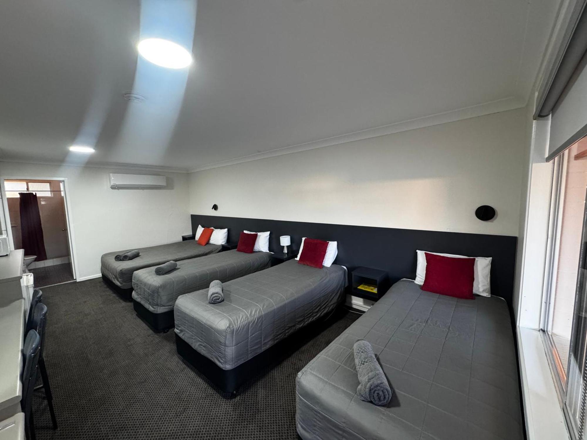 Uralla Altona Motel מראה חיצוני תמונה